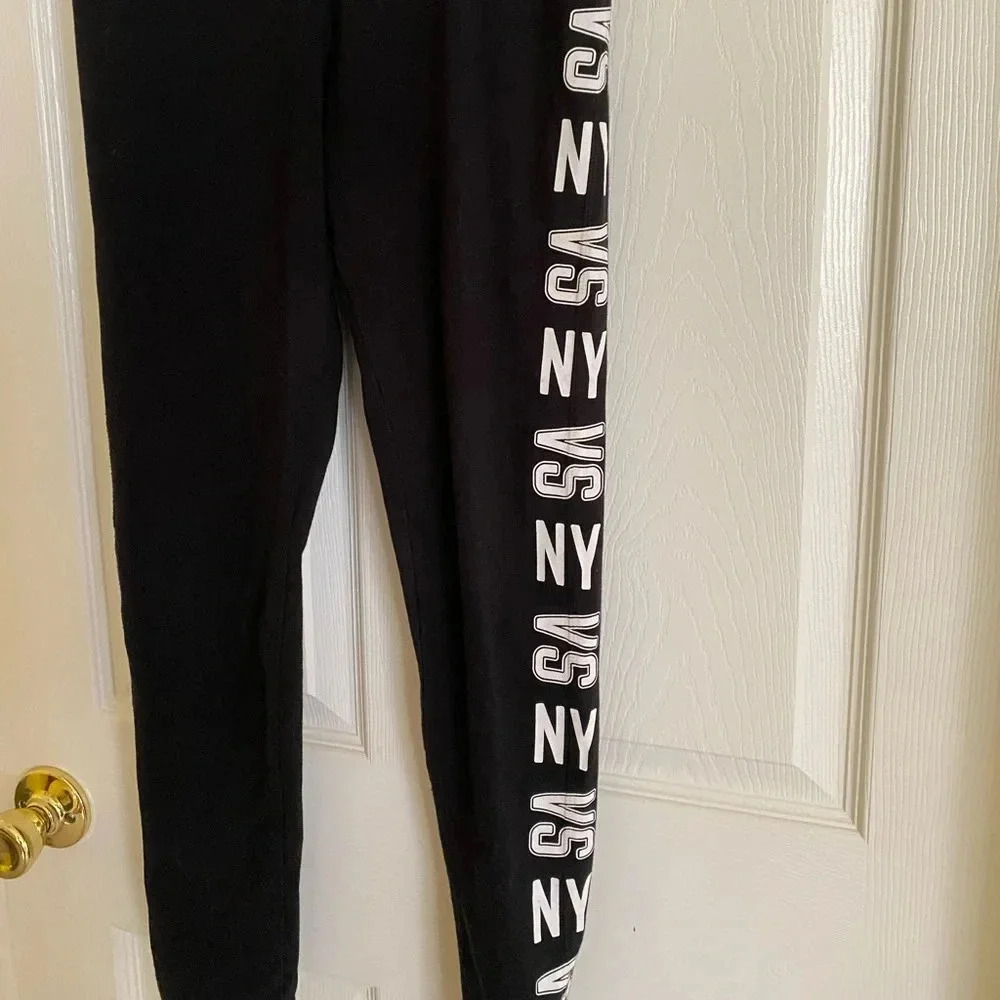 Victoria’s secret sport leggings - Picture 2 of 4